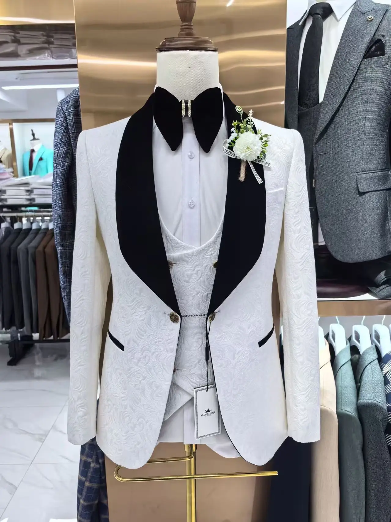 Thorndike Mens Wedding Suits White Jacquard Black Satin Collar Tuxedo 3 Pcs Groom Terno Suits for Men Jacket+Vest+Pants