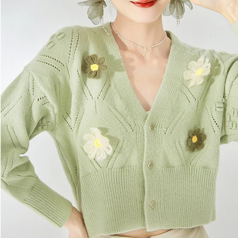 

2022 Spring and Autumn New Design Sense V-Neck Short Green Handmade Jacquard Slim Knitted Cardigan Women's Clothing Female