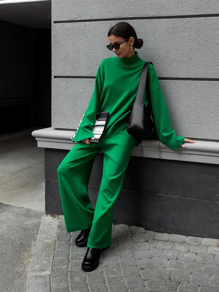 Рисунок 6 - Женский костюм из двух предметов