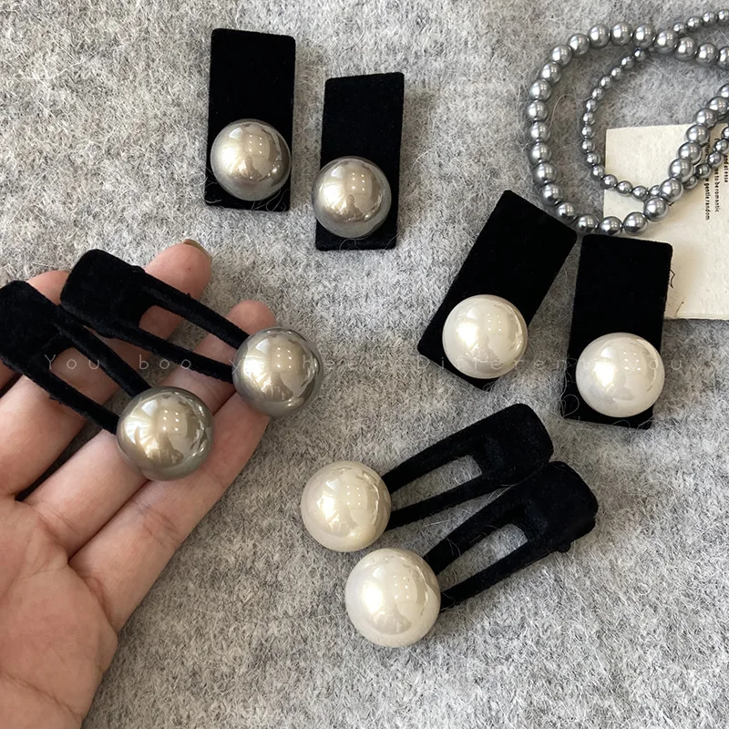 2 Pieces of Hair Clips: Black Duckbill hairpin,  Pearl clip for Fashionable Women