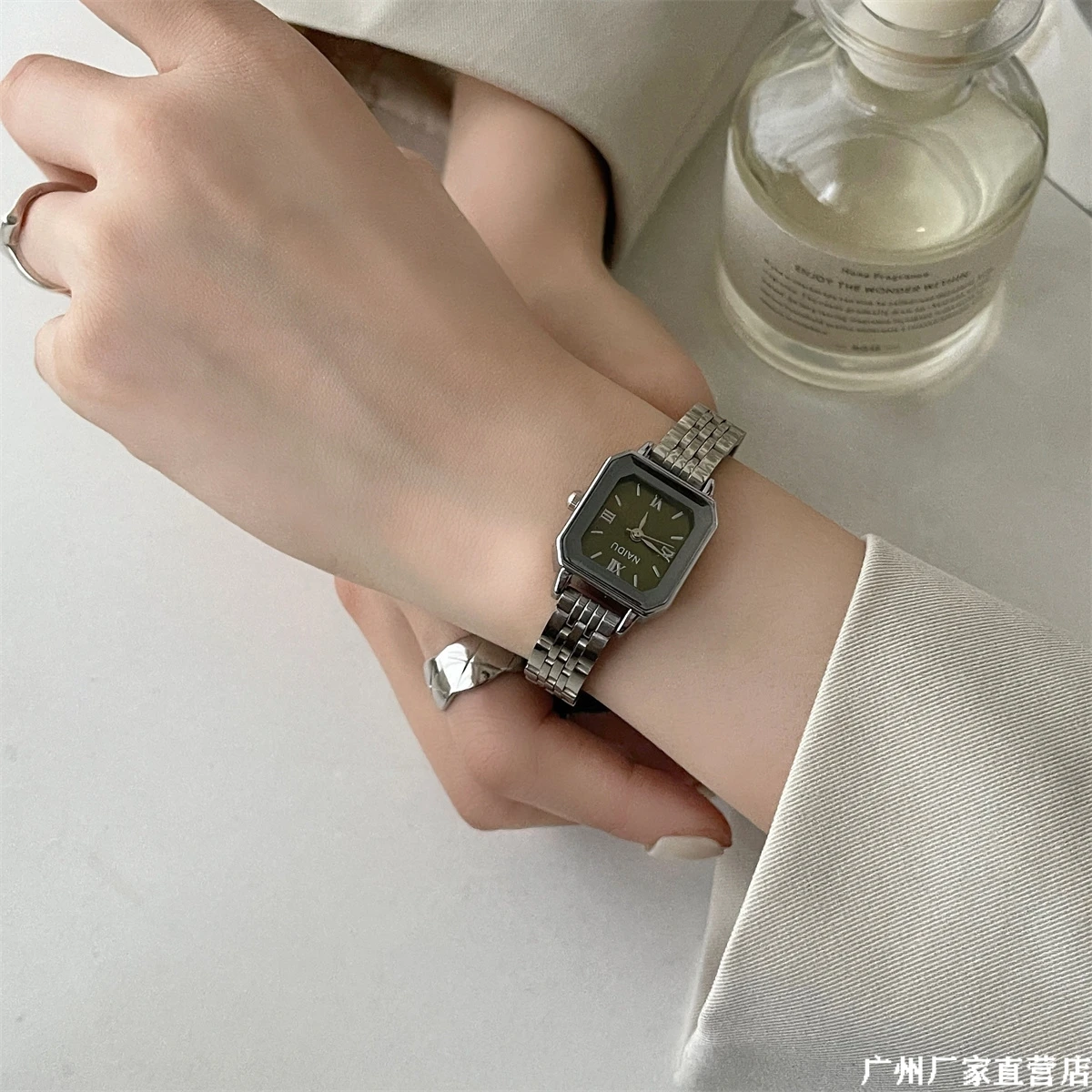 Cold wind simple and compact dial watch female student ins Korean version retro high-end CHIC steel belt female watch