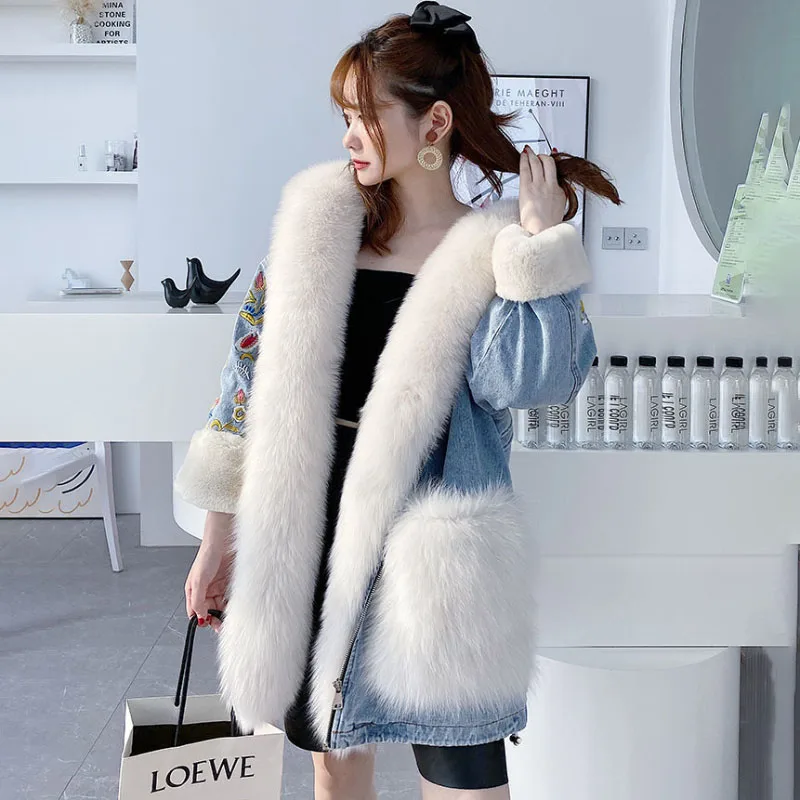 

2023 Autumn Winter New Imitation Fox Fur Collar Denim Jacket Women's Overcoat Loose Thicke Embroidered Fur Pie To Overcome Coat