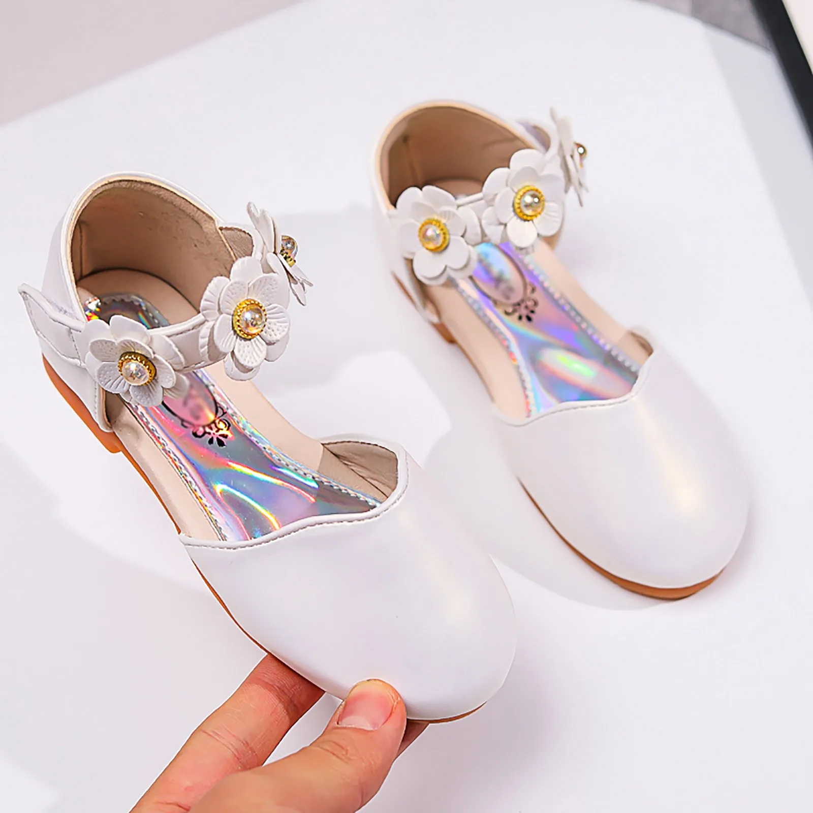 

Kids Girls Shoes For Party White Flowers Ankle Strap Princess Shoes Summer Girls Leather Sandals Kids Cover Toe Flats Mary Janes