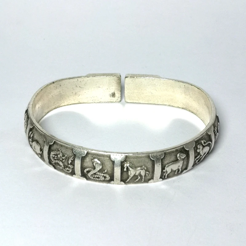 

Old Chinese Tibet Silver Handmade Dragon Animal Zodiac Statue Bracelet Decoration Gift Collection Size 62 MM
