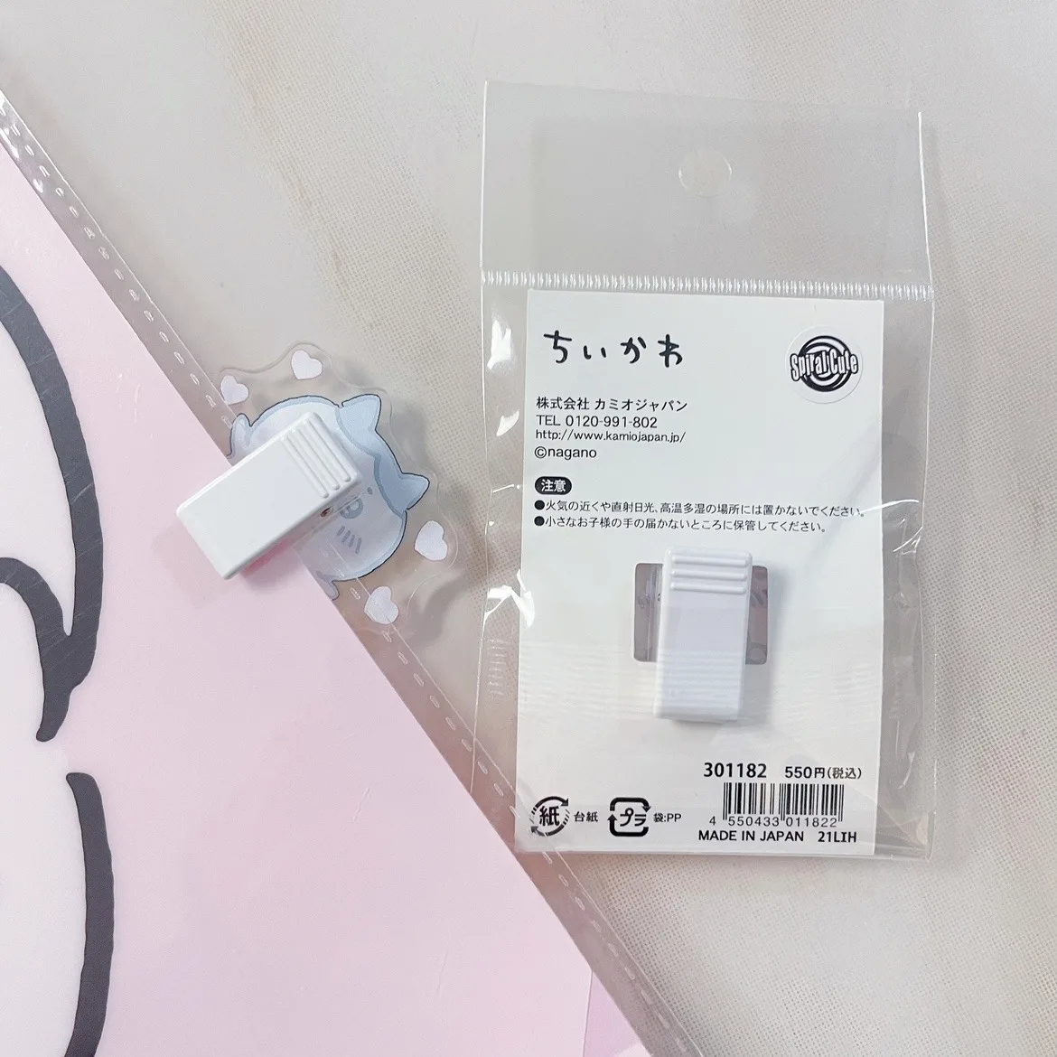 Kawaii Chiikawa Acrylic Photo and Message Holder - Cute Desk and Party Decoration, Perfect Girl's Birthday Gift
