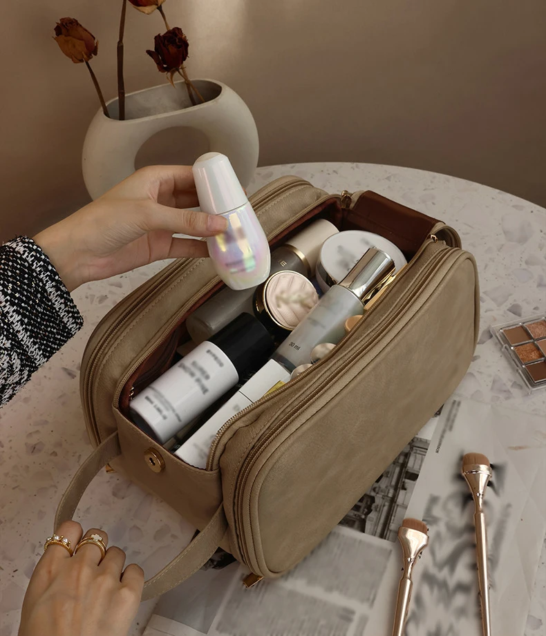 Men's Premium Waterproof Toiletry Organizer in PU Leather