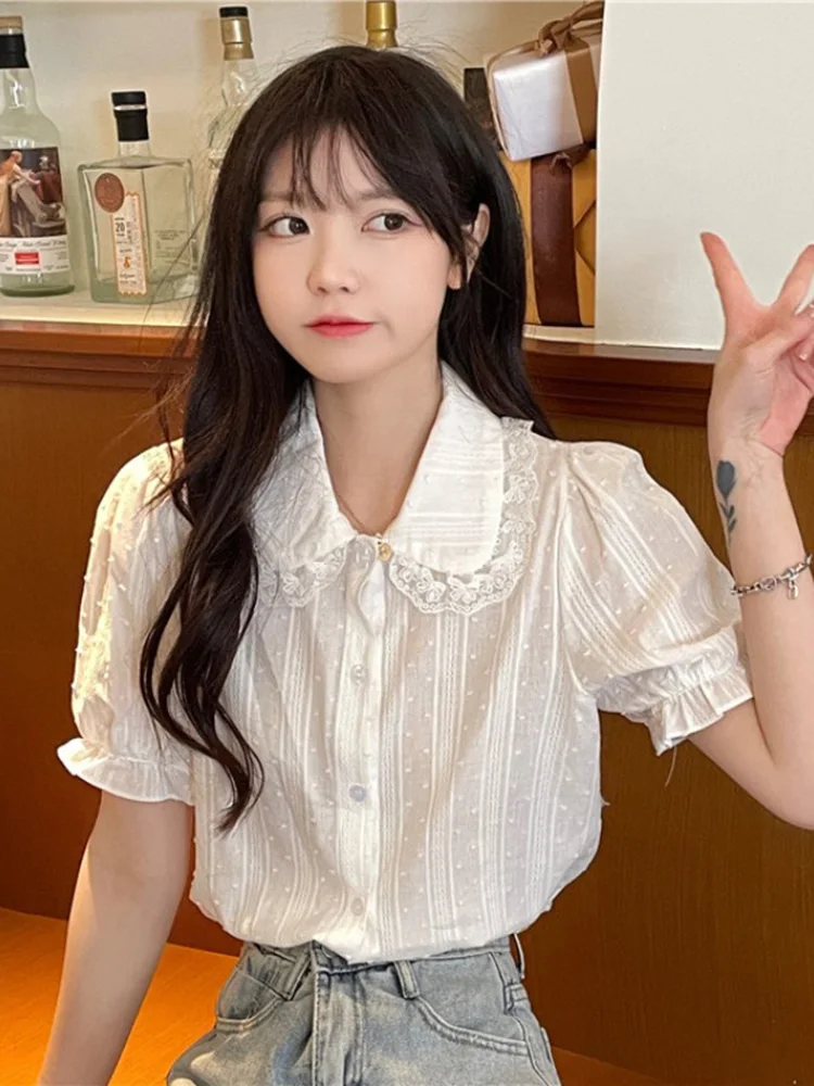 

White Doll Neck Shirt 2024 New Summer Girls Lace Edge Flip Collar Single Breasted Pure Desire Style Top Sweet Young Short Sleeve