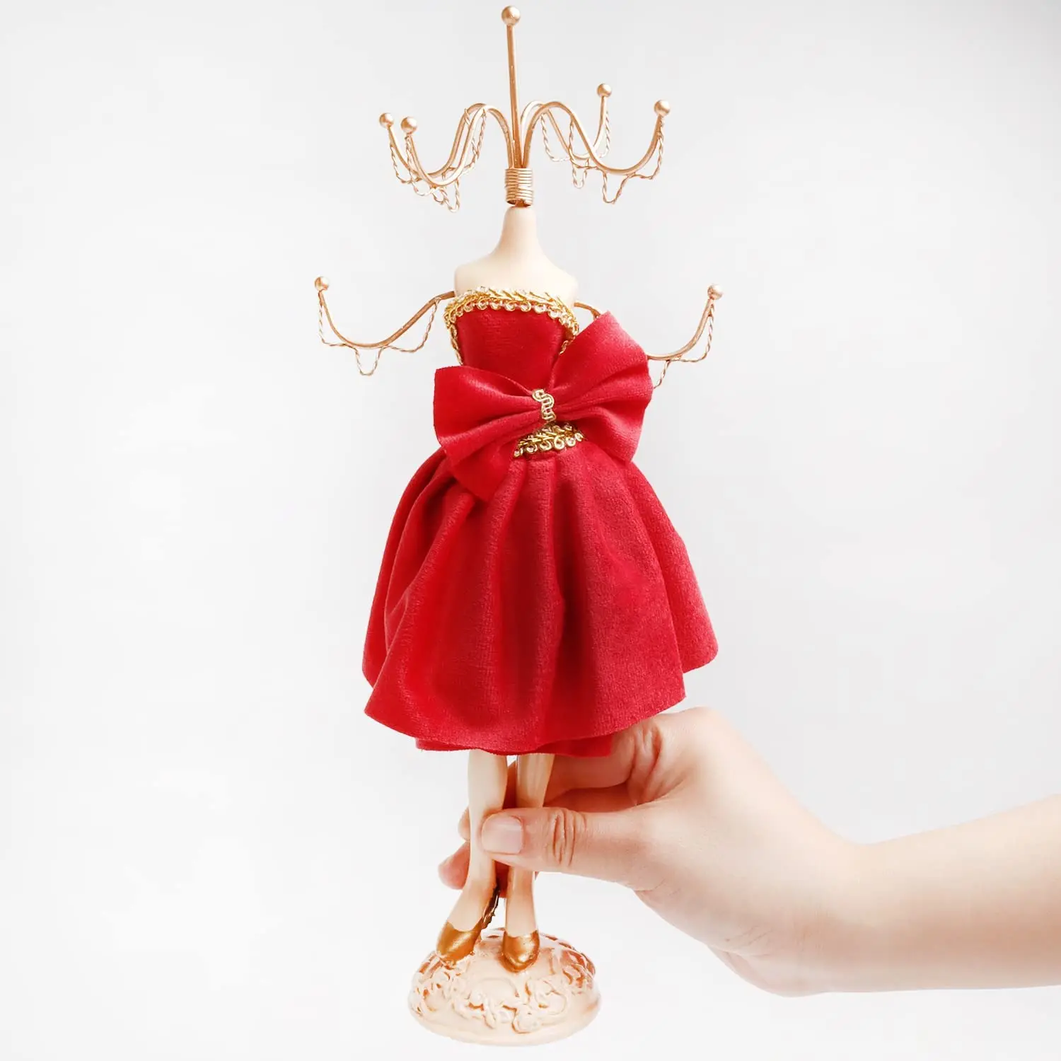 Рисунок 3 - Красная элегантная подставка для ювелирных изделий