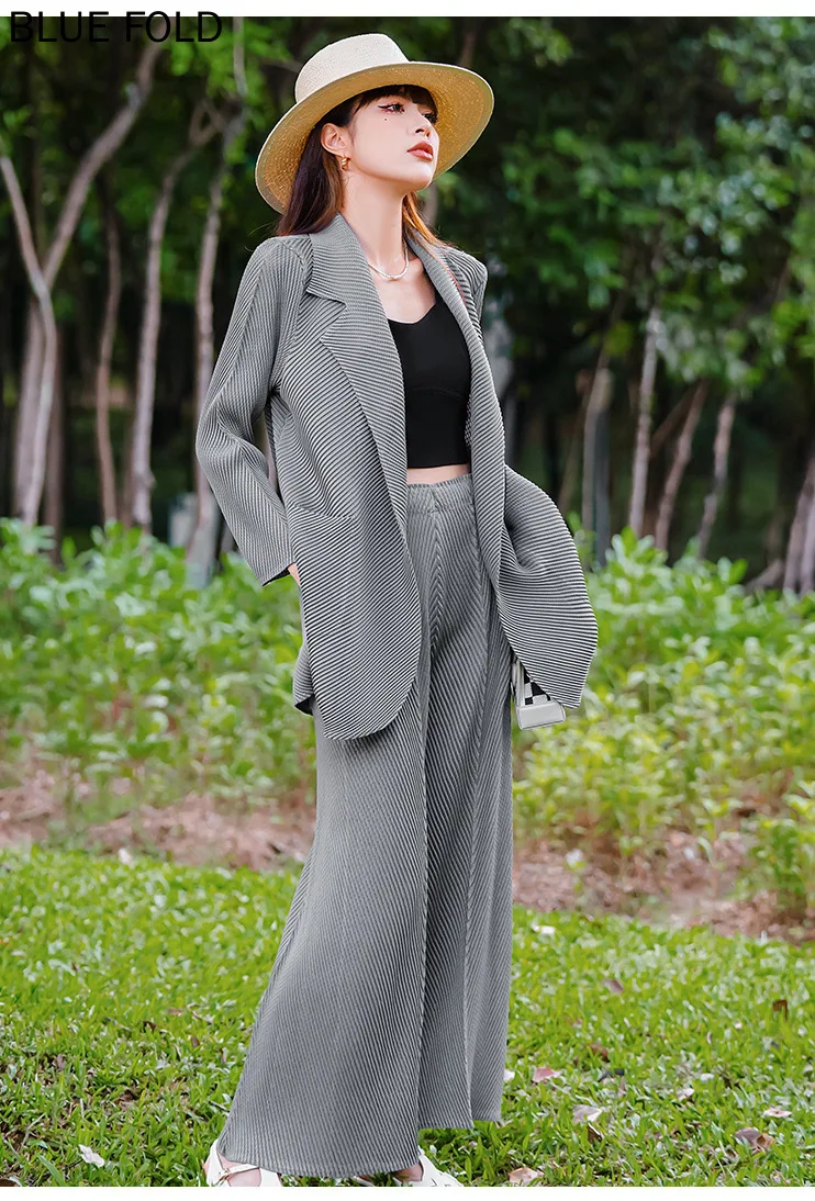 

MIYAKE-костюм средней длины с узором в виде змеиной кости, плиссированный костюм с разрезом и длинными рукавами, кардиган с воротником, свободные прямые брюки, осенняя ветровка