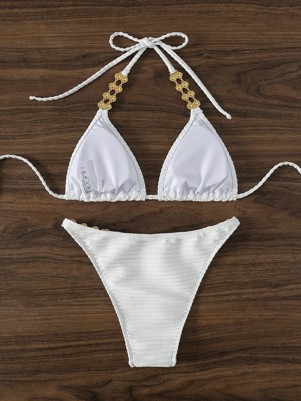Set Bikini a Triangolo per Donna - Modella in spiaggia