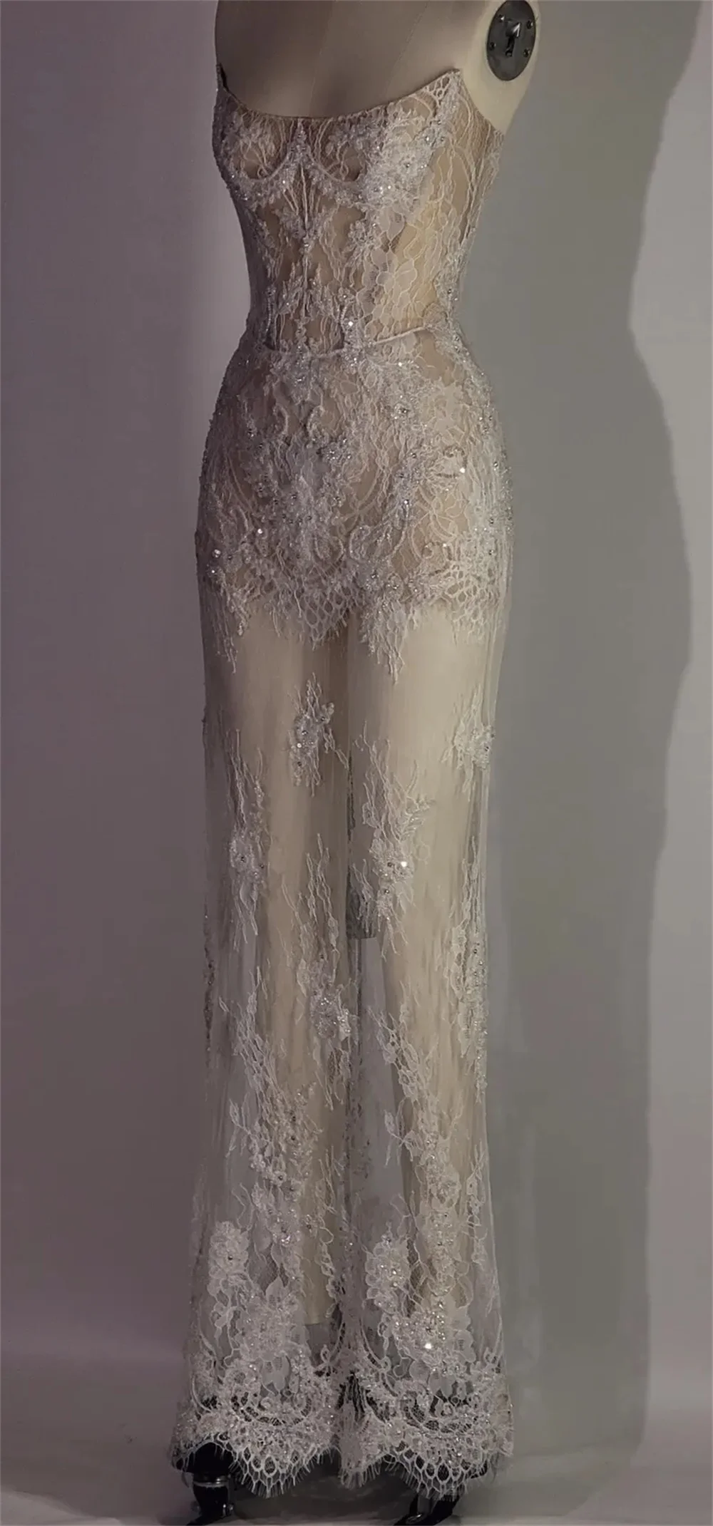 Tokyo Customized White Strapless Necklink Wedding Dresses Sleeveless Lace-Up Bridal Gowns Mermaid Floor-Length Wedding Gowns