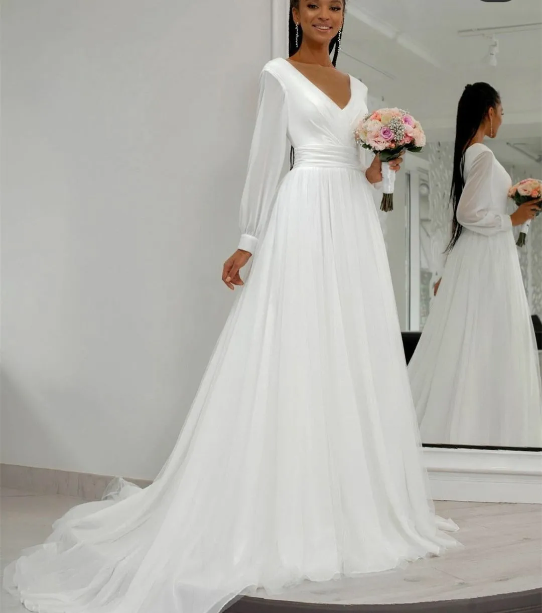 

Classic Long Sleeve Ivory V-Neck Wedding Dresses A-Line Chiffon Sweep Train Zipper Back Bridal Custom Made for Women