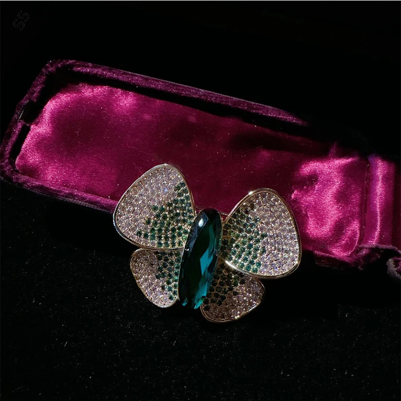 Popular Emerald Wings Zircon Brooch for Male/Female Garment Ornament Accessories High Quality Gemstone Inlaid Corsage Pins