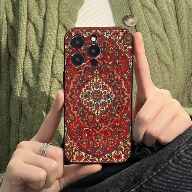 페르시아 카펫 스타일로 iPhone 보호: 맞춤형 휴대폰 케이스
