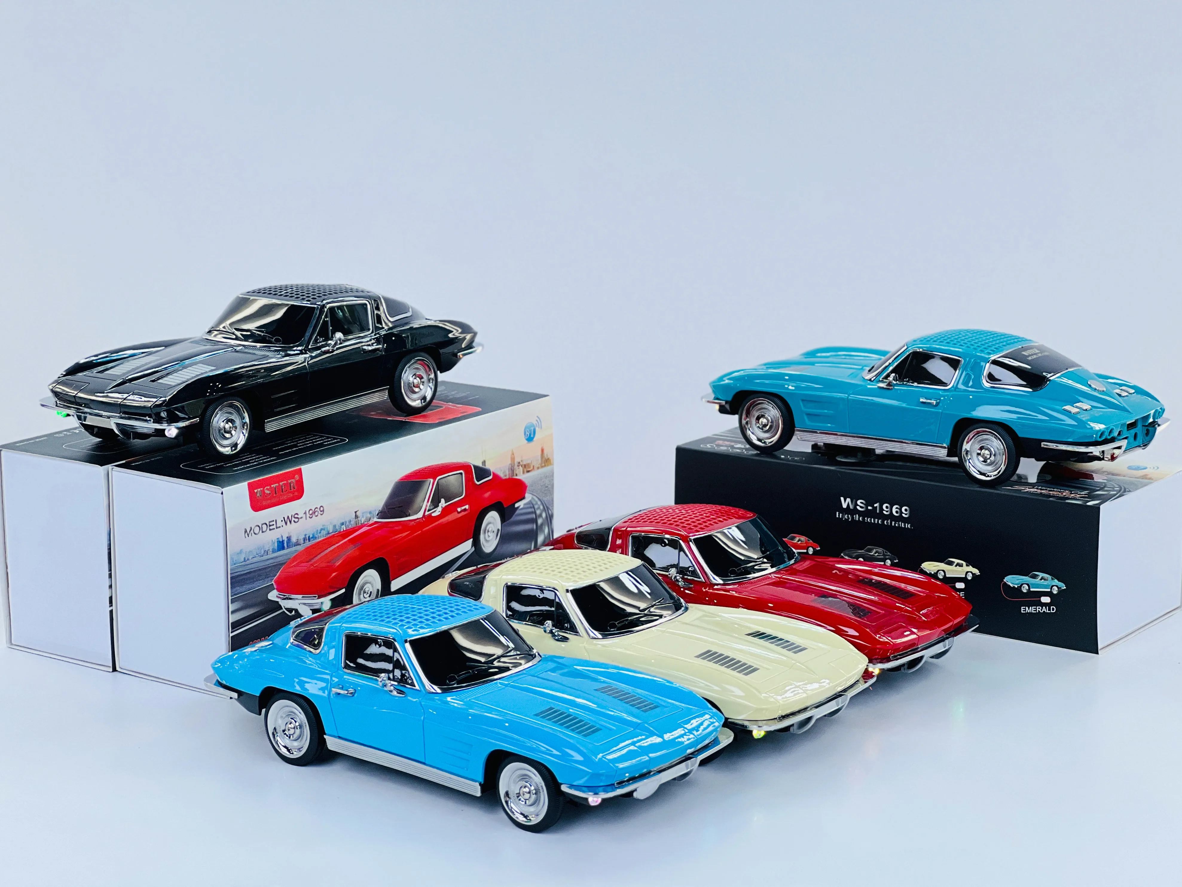 EONKO WS-1969 Chevrolet Corvette Car Shaped Bluetooth Speaker TF USB FM AUX Handsfree TWS Selfie LED Light LED Display