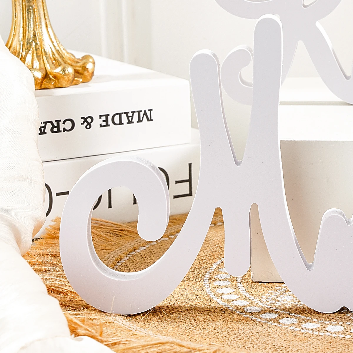 1PC, a creative and simple white snowflake board material mubarak and Ramada letter decorative item