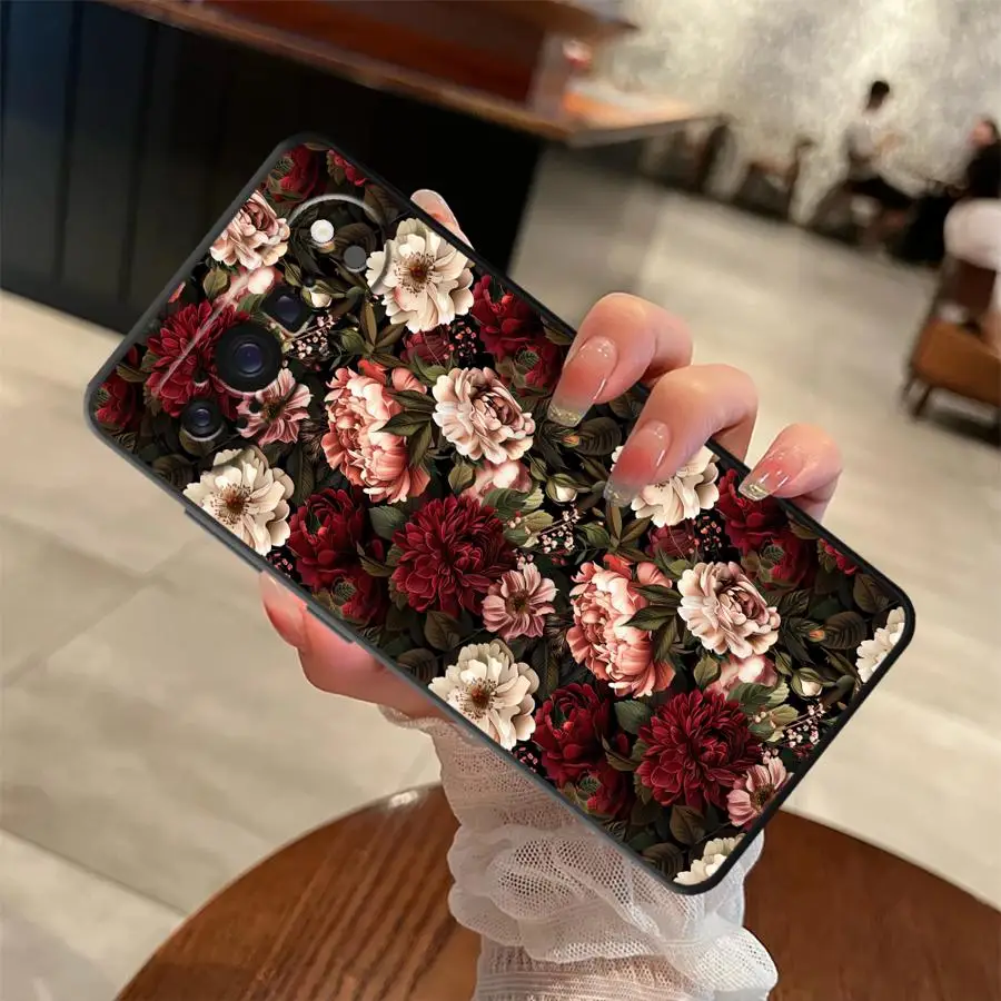 Retro Floral Print Phone Cover Case – Stylish and Protective Sleeve