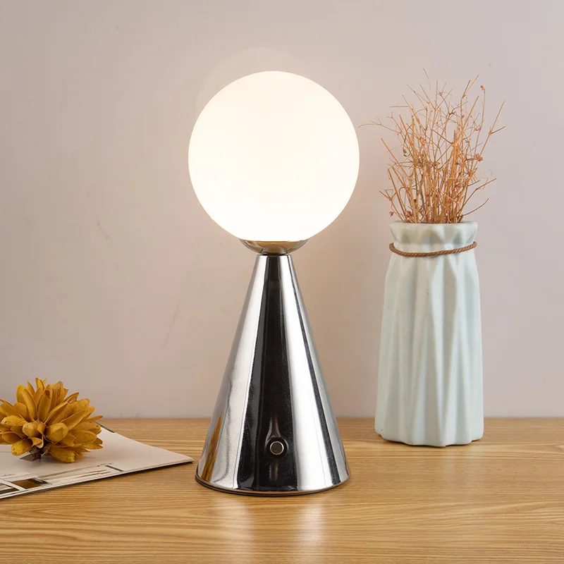 Internet famous spherical table lamp with milky white lampshade, desktop Nordic minimalist creative lighting fixture,_voghion.com