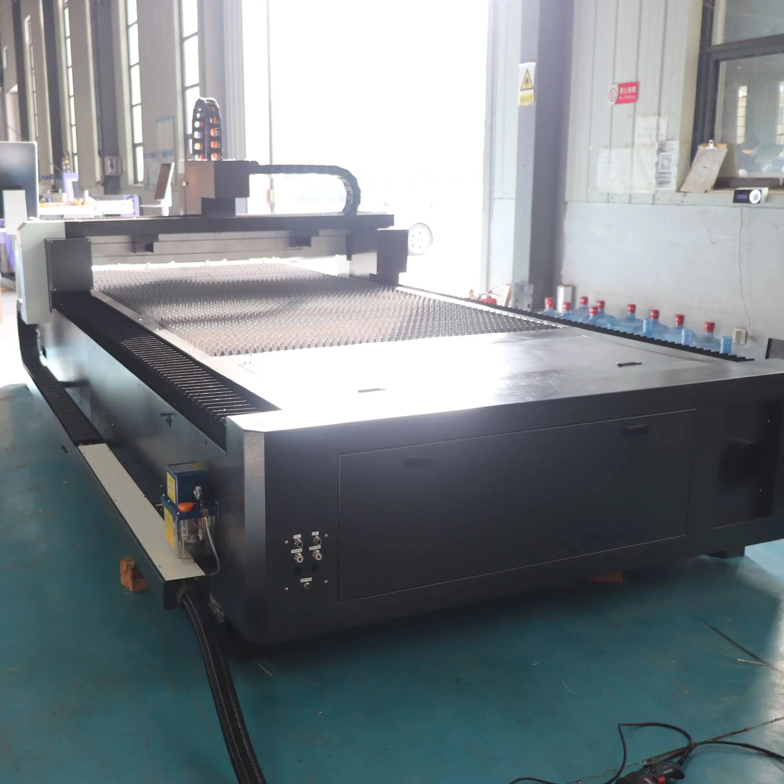 

1000W 1500W 2kw 3kw Fiber laser Cutter 1530 CNC Metal Cutting Machine for CS Stainless Steel Iron for Sale