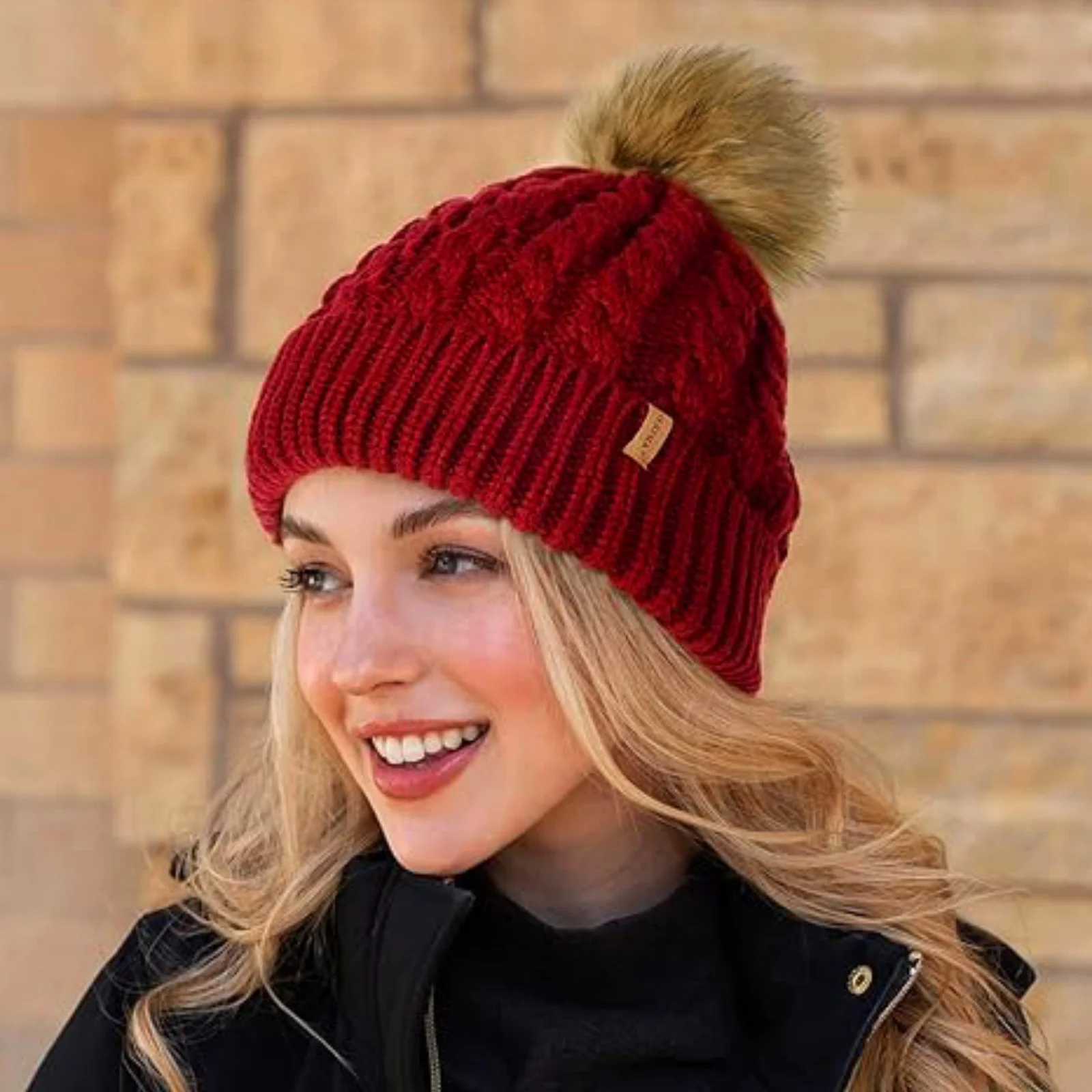 1PC Women's Winter Knitted Beanie Hats With Faux Fur Pom Pom Autumn Winter Warm Cable Knit Skullies Multi-Color Fashion Headwear