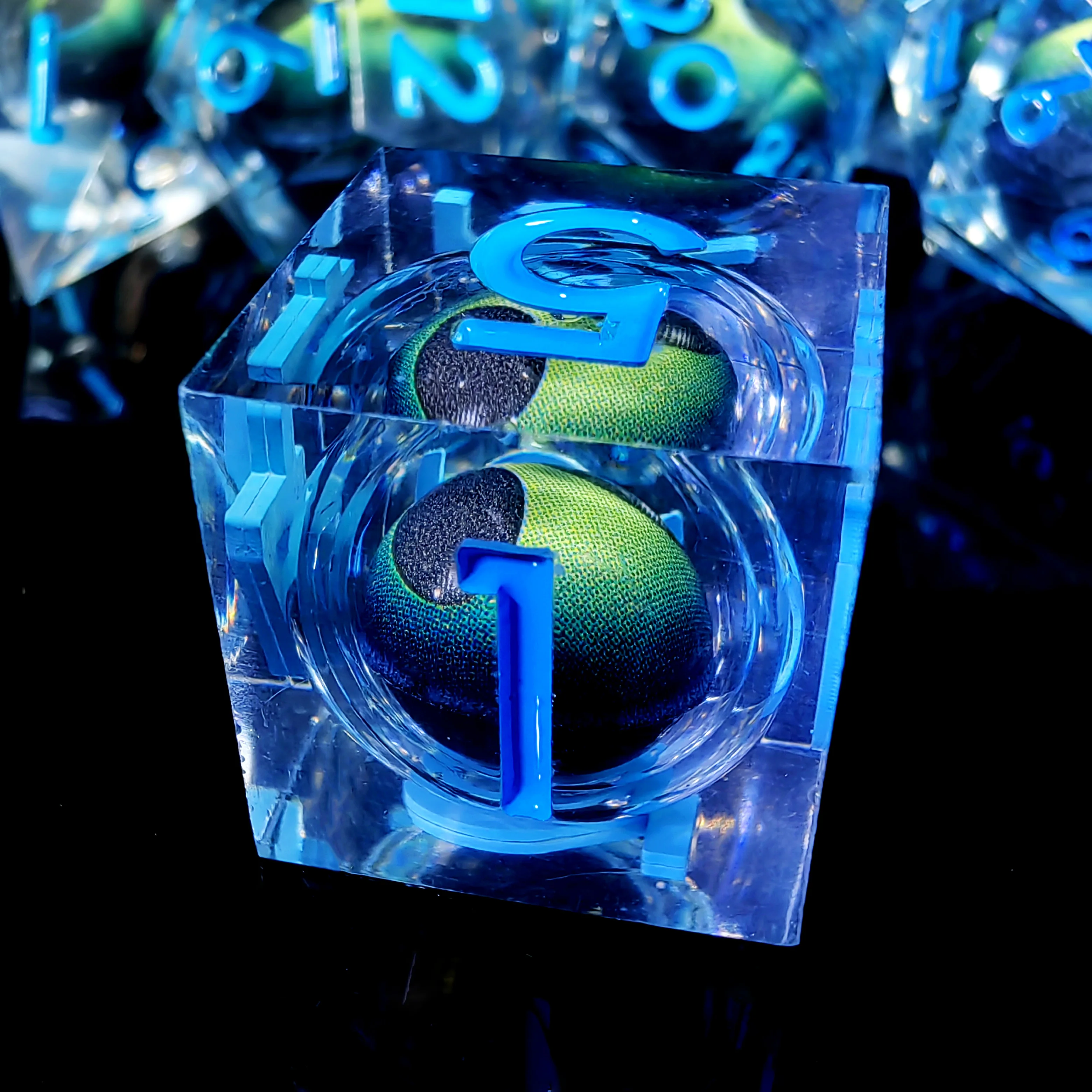 DnD Resin Dice Set with Spinning Dragon Eye Core, Blue Transparent Polyhedral Dice for Dungeons & Dragons, Tabletop RPG Games