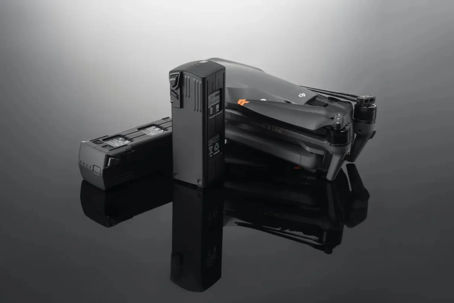 Batterie de vol intelligente originale pour DJI Mavic 3 Classic, côté avec ports de charge et indicateurs LED