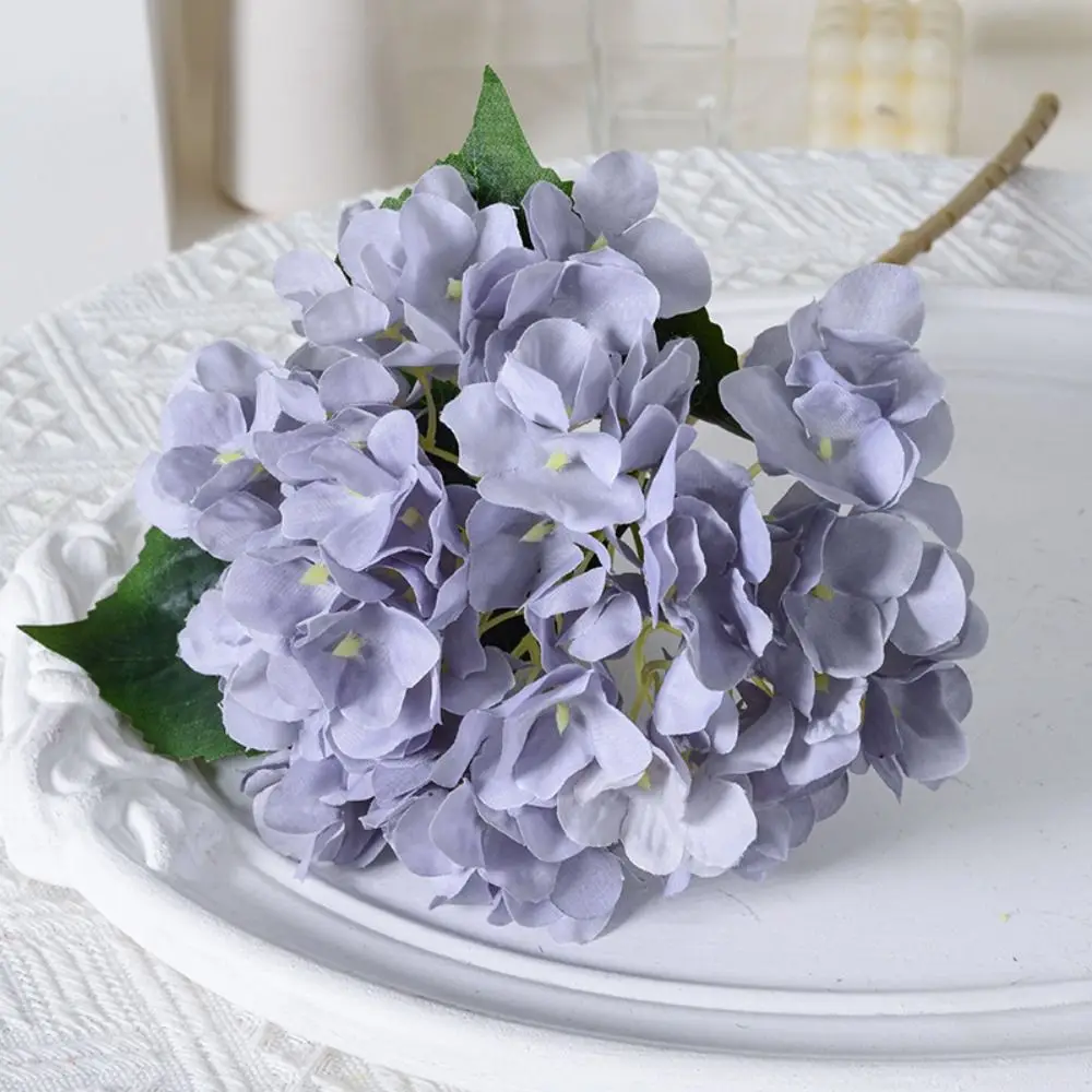 Blaue Künstliche Hortensie mit Blättern Realistische Farbenfrohe Heimdekoration 45CM Blumenstrauß – Detail 3