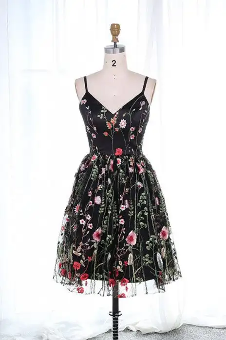 

Vintage Short Black Floral Homecoming Dresses A-Line V-Neck Spaghetti Knee Length Cocktail Party Dress for Women