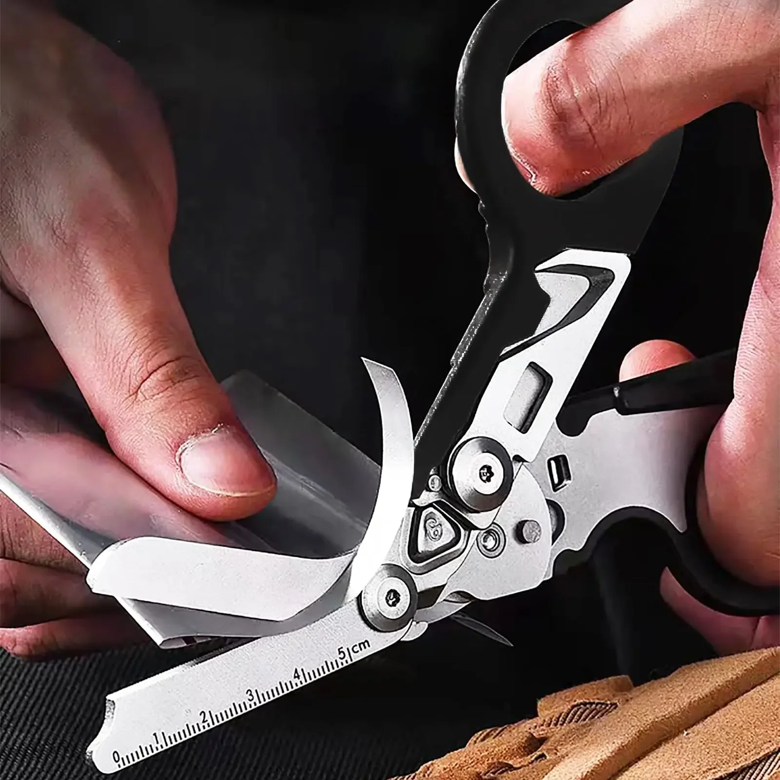 Stainless Steel Emergency Scissors and Pliers, Medical Trauma Shears Outdoor Camping Rescue Tool with Cutter and Glass Breaker 3