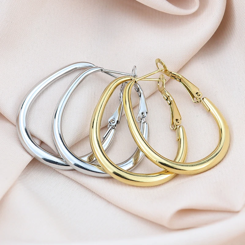 Fashion Stainless Steel Woman Hoops Earrings Plain Simple Ear Buckle Smooth Round Earrings