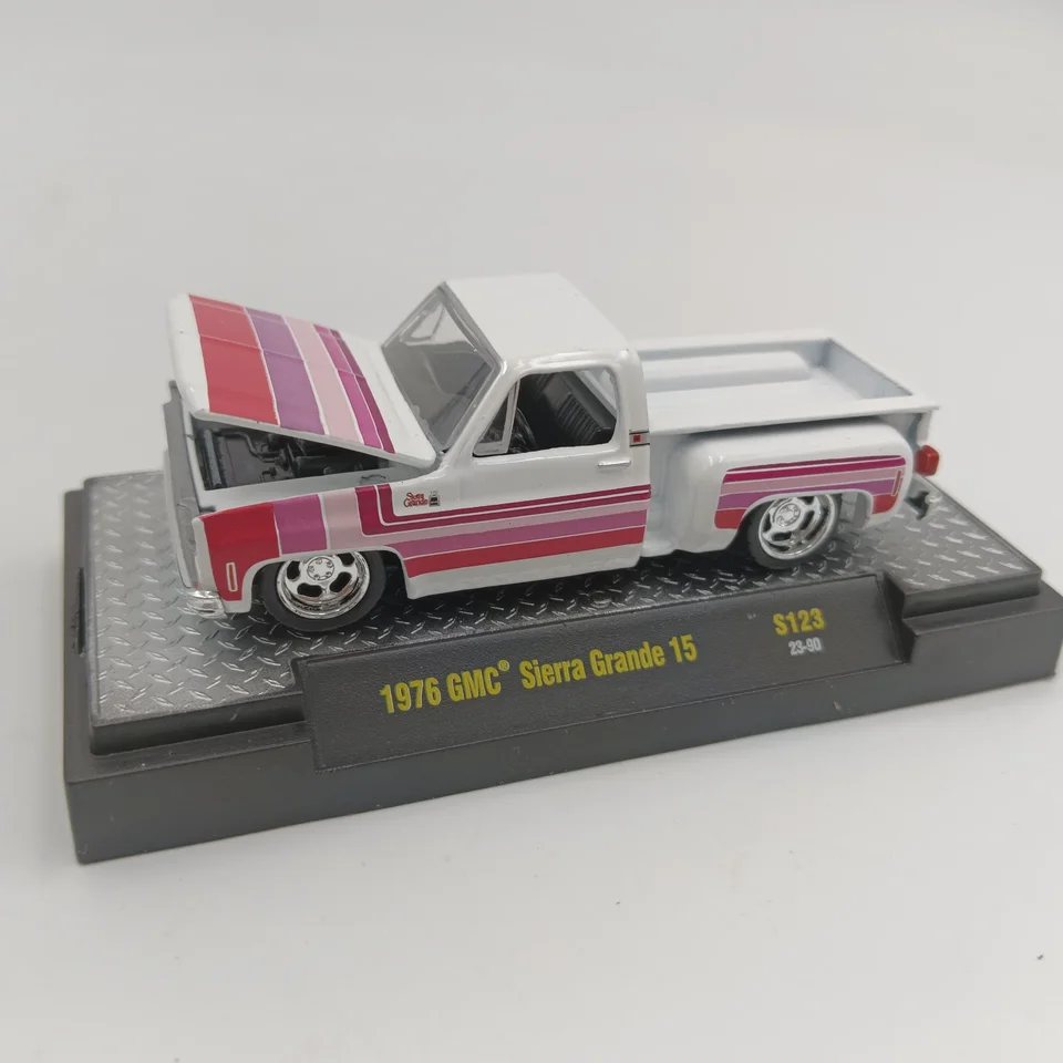 M2マシーン 1976 GMC シエラ・グランデ 15 - ホワイト M2 マシン 1/64 1976 GMC シエラグランデ 15 ピックダイキャスト合金車