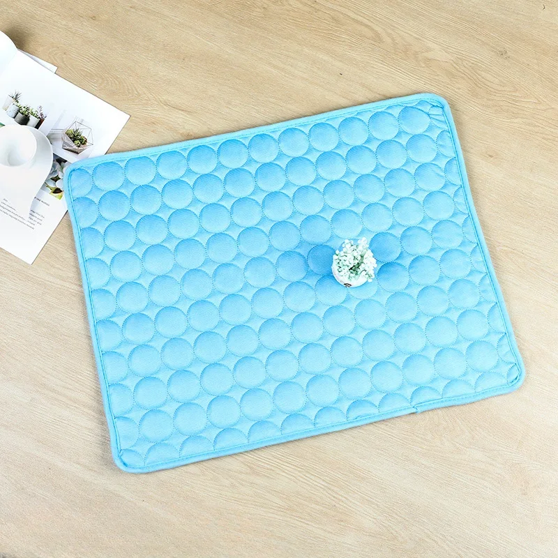 

Ice Silk Cool Mat for Pets Washable Reusable Training Pads Absorbent Environmental Protection Diaper Pads Dog Car Seat Cover