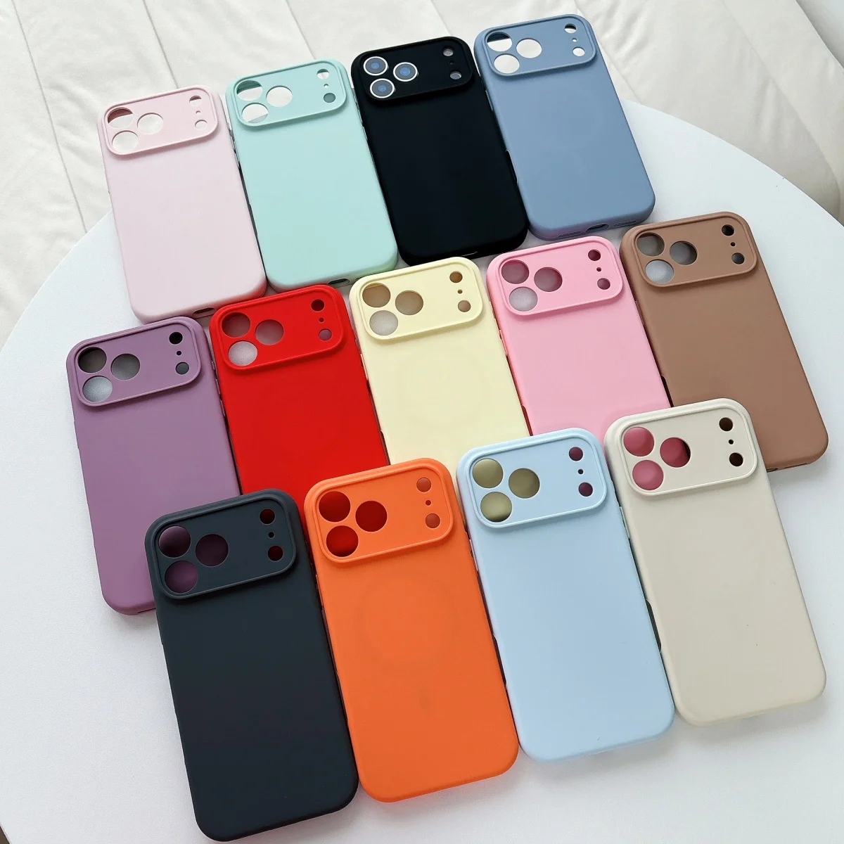 รูปสินค้า เคสซิลิโคนเหลวสำหรับ iPhone 17-12 Pro Max พร้อมชาร์จ Magsafe