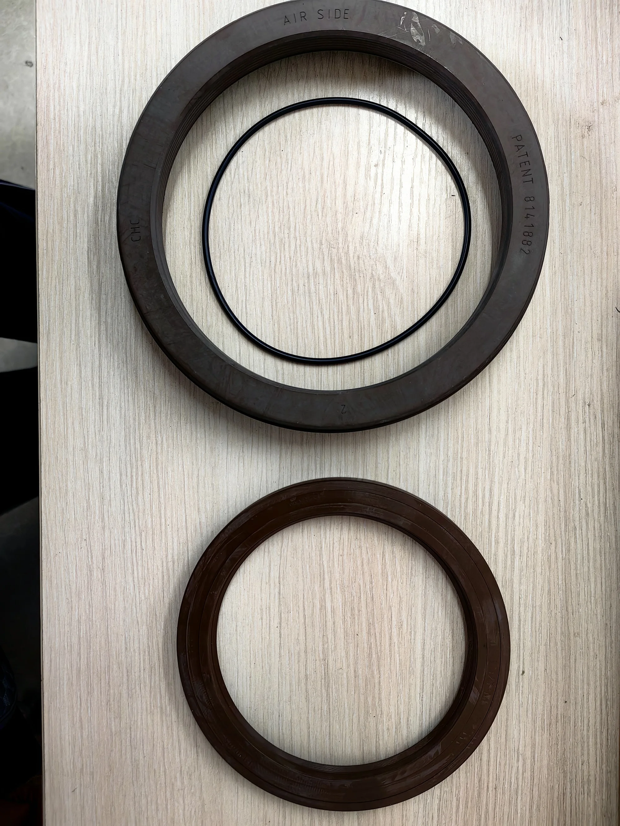 Rear Wheel Combination Oil Seal For General Purpose Buses And Trucks