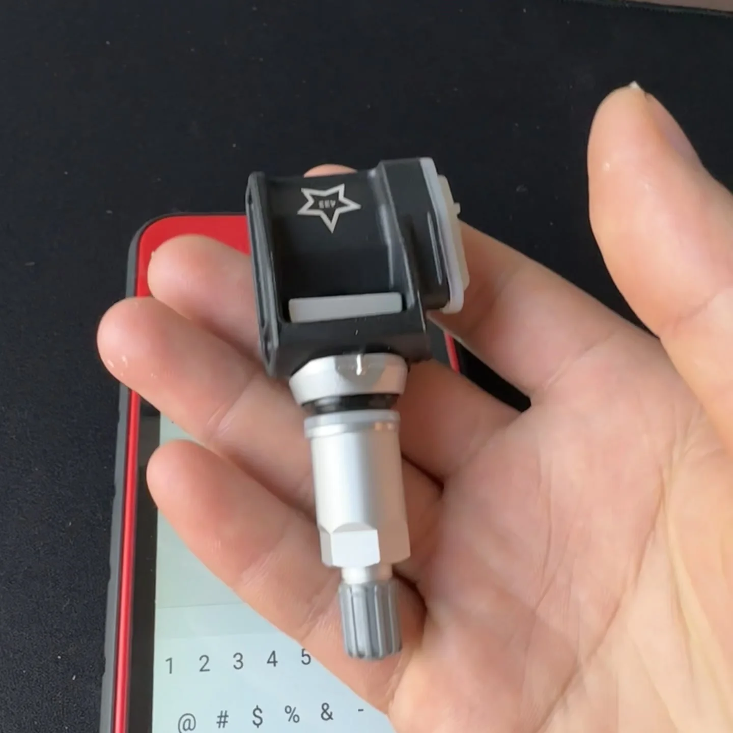 A 0009052102 タイヤ空気圧センサー自動登録 メルセデスベンツ W177