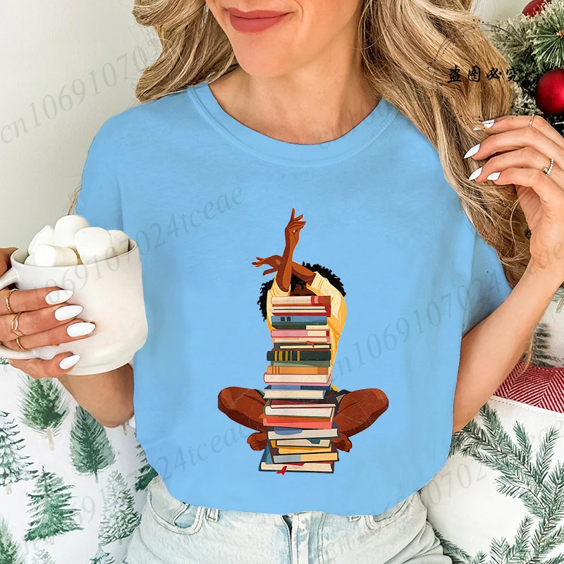 تي شيرت نسائي أسود بطبعة امرأة تقرأ، ملابس صيفية عصرية بأكمام قصيرة، تي شيرتات نسائية بتصميم ميلانين ماجيك لمحبي الكتب، هدية