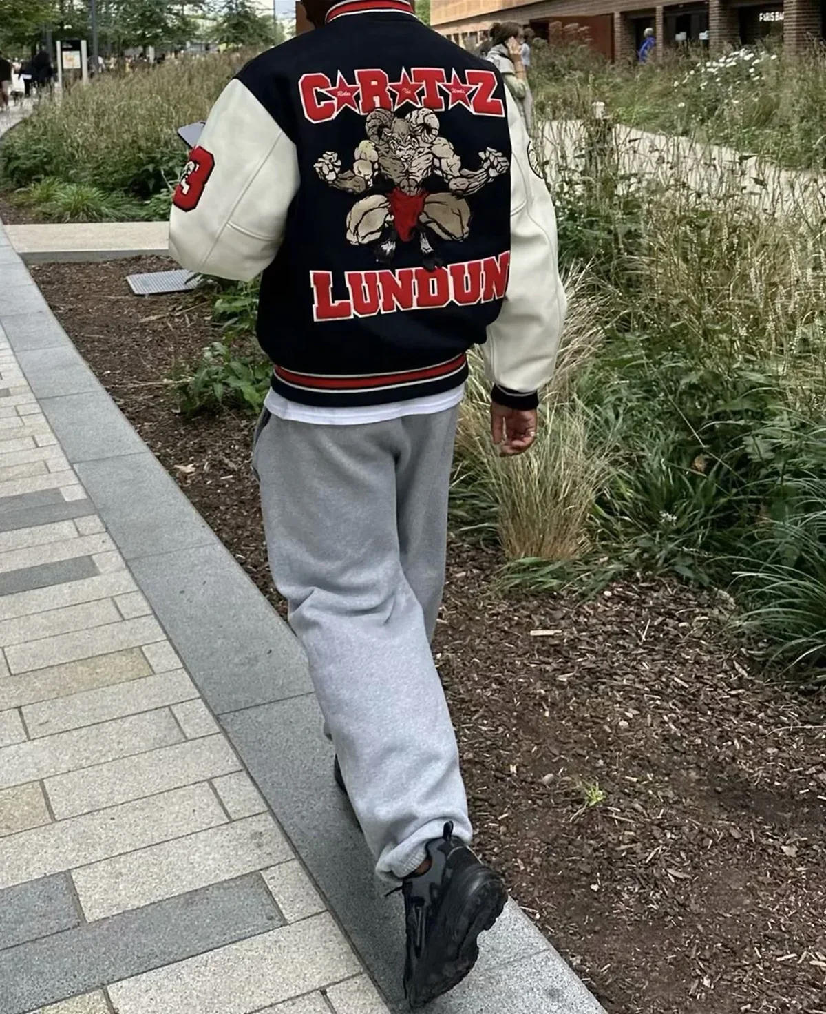 Yao Fashion Casual Tide Brand Luxury Men Tops Coat Vintage Oversize Streetwear Thick Embroidery Patch Graphics Jacket For Men