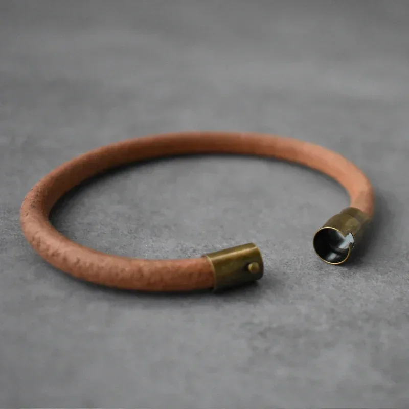New Classic Style Men Brown Leather Bracelet Simple Magnet Clasp Button Neutral Accessories Handmaide Jewelry Gifts leather bracelet