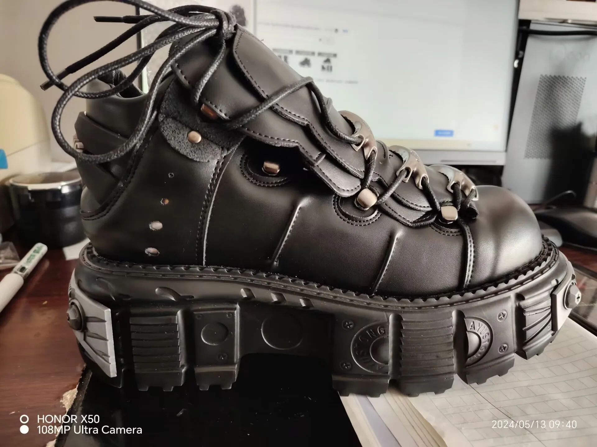 Nuovo prodotto personalizzato fatto a mano retrò Punk Y2g Rock Style Big Head Leather uomini e donne stessa piattaforma scarpe con fondo spesso