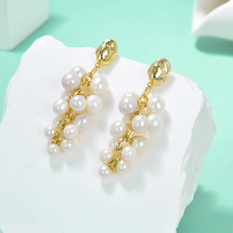 

Natural pearl Starlight swaying pearl earrings colorful weaving dazzling starry sky personality niche retro court style