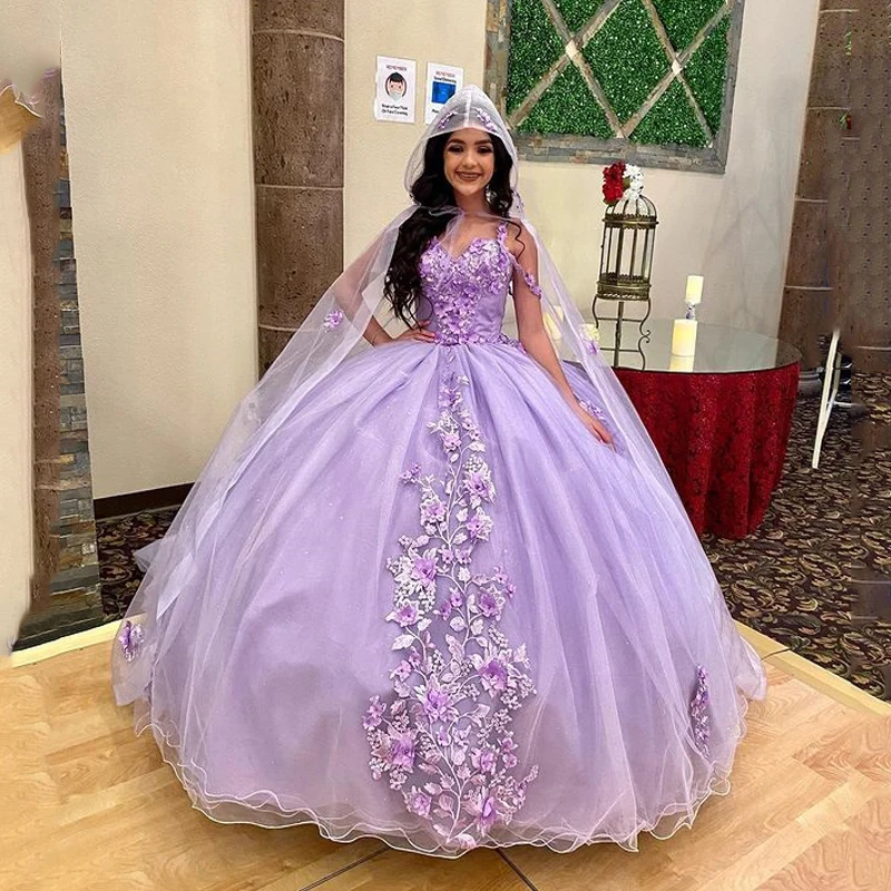 

Lilac Ball Gown Quinceanera Dresses 3D Flower Appliques With Cape Cinderella 16 Princess Gowns Vestidos De 15 Anos