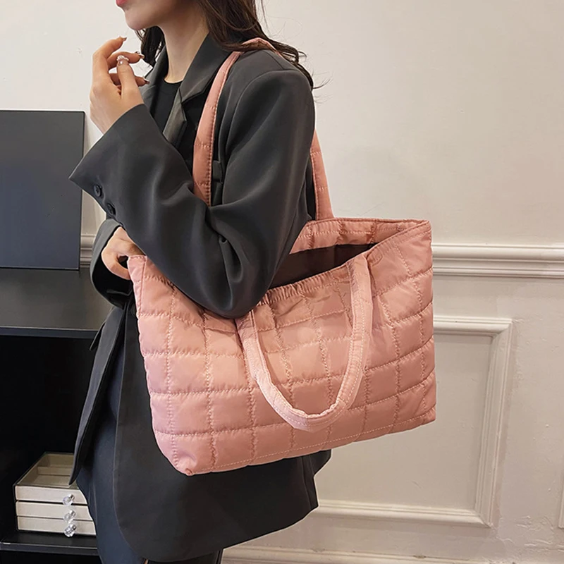 High Quality Winter Large Tote Fashion Feather Padded Handbag Women Underarm Bag Quilted Solid Color Designer Shoulder Bag