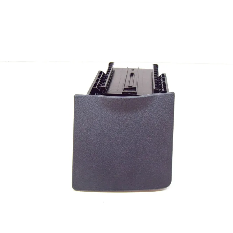 A6396800358 자동차 부품 계기판 재떨이 (우핸들용) 메르세데스-벤츠 W639 A6396800358 9B51