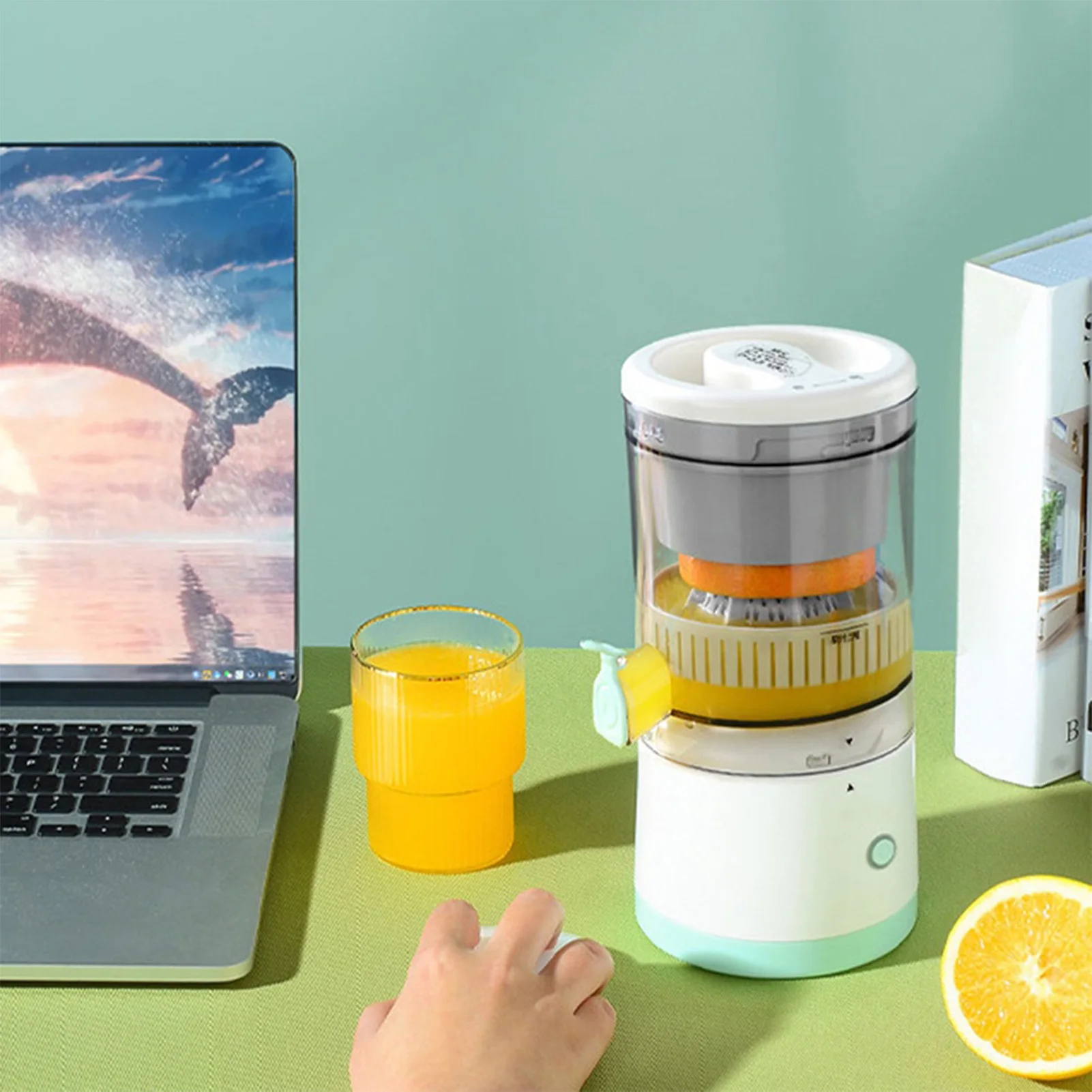 Citrus Juicer Machines Rechargeable - Portable Juicer with USB and Cleaning  Brush for Orange, Lemon, Grapefruit