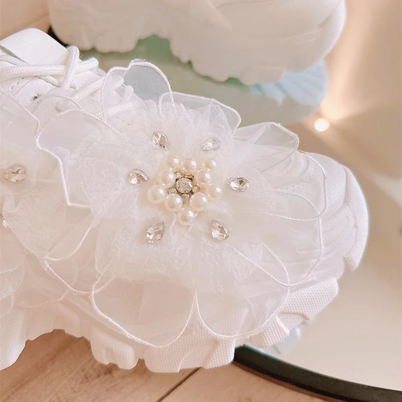 Thick Soled Clunky Sneaker Women's 2023 New Winter Flower Sports Shoes Heightening Versatile Matsutake Soft Bottom White Shoes