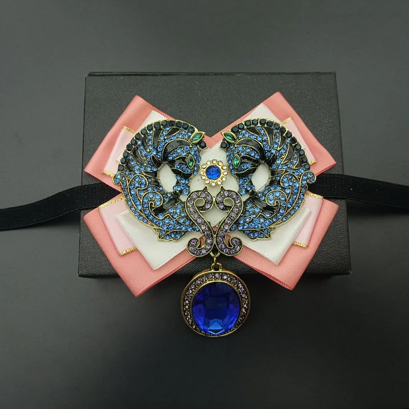 Original handgefertigte Fliege mit Seepferdchen-Strass, Vintage-Stil, hochwertige Business- und Hochzeitskrawatten für Herren, Hemdkragen-Blumen und Schleifen – Detail 3