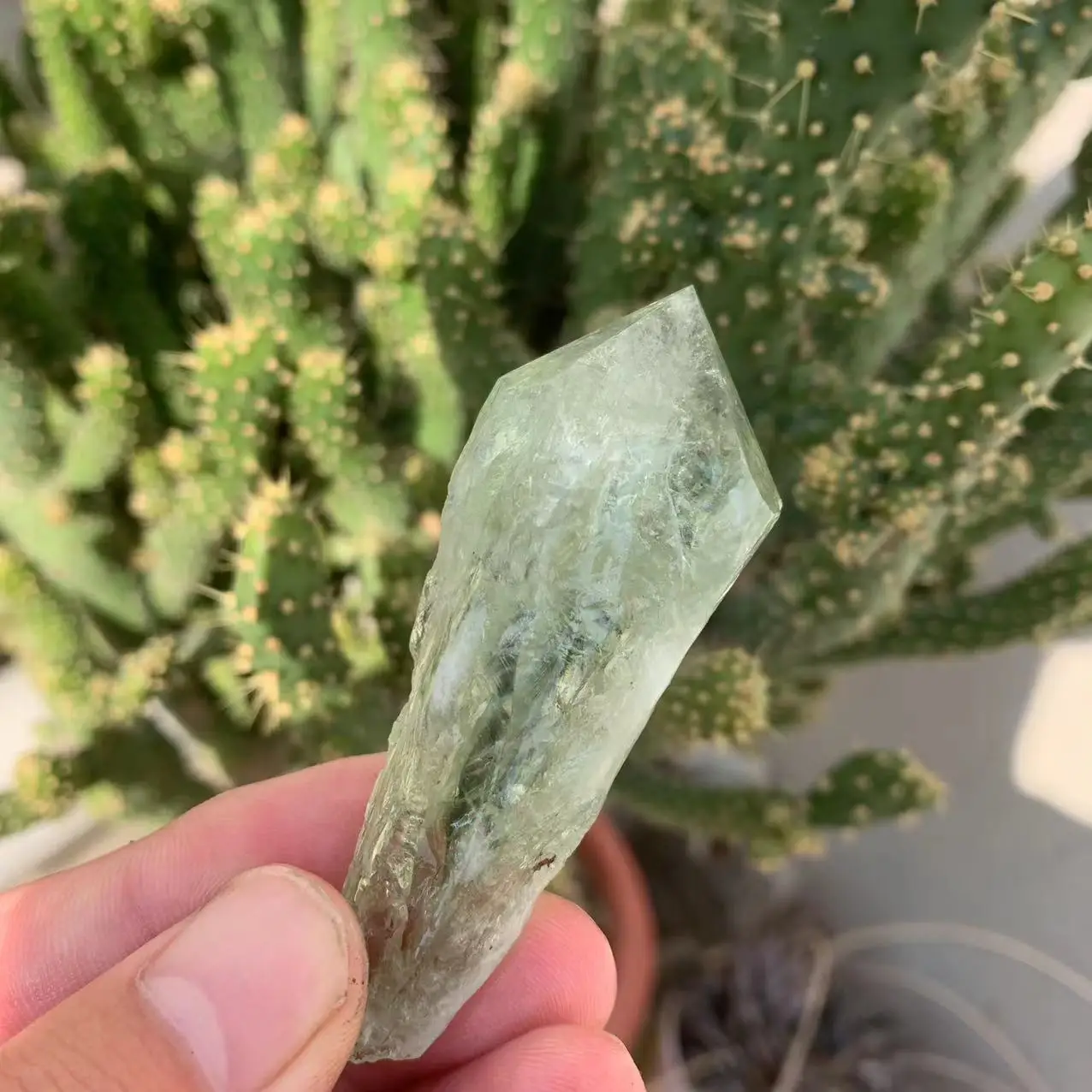 

Beautiful Natural Crystal Green Crystal Scepter Cluster Quartz Reiki Spiritual Healing Wand Mineral Home Decor