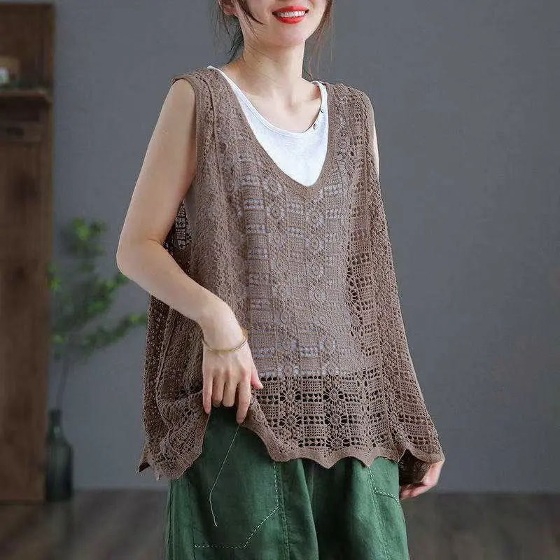 

Hollow out cotton thread hook flower V-neck knitted vest for women summer vintage literature loose fitting versatile tank female