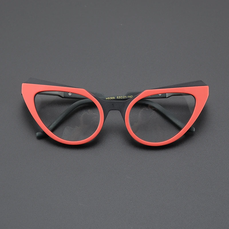 Nobler eyeglasses in a stylish setting