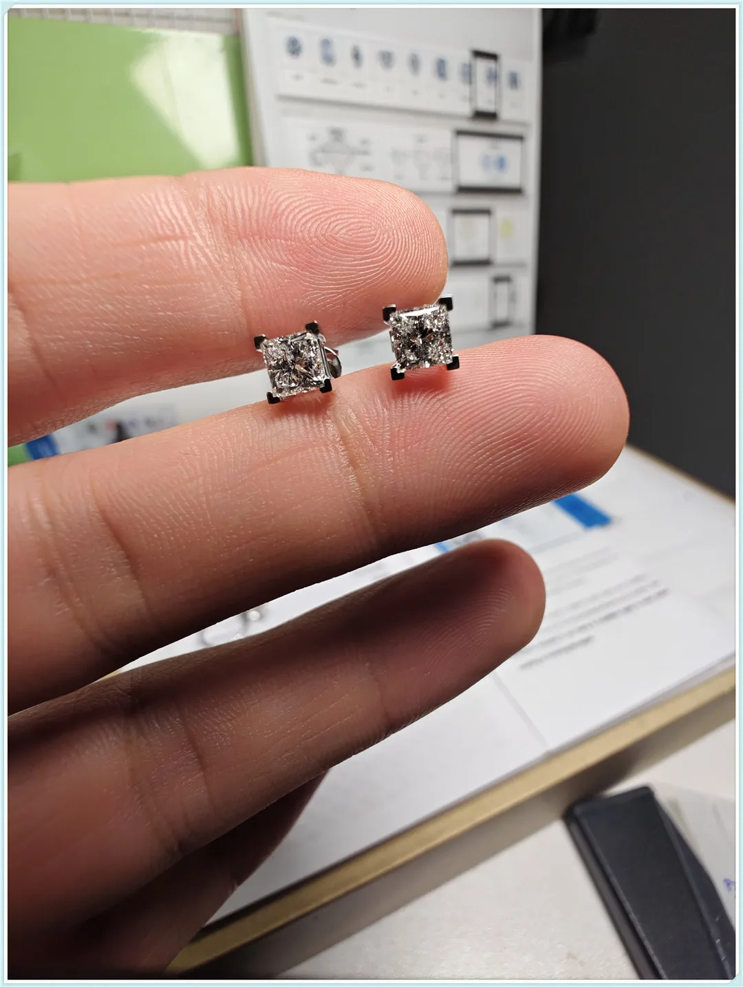 IGI Lab Grow Diamond 4-prong Princess Square Diamond earrings Square 18-karat gold fashion earrings buckle Lovers gift